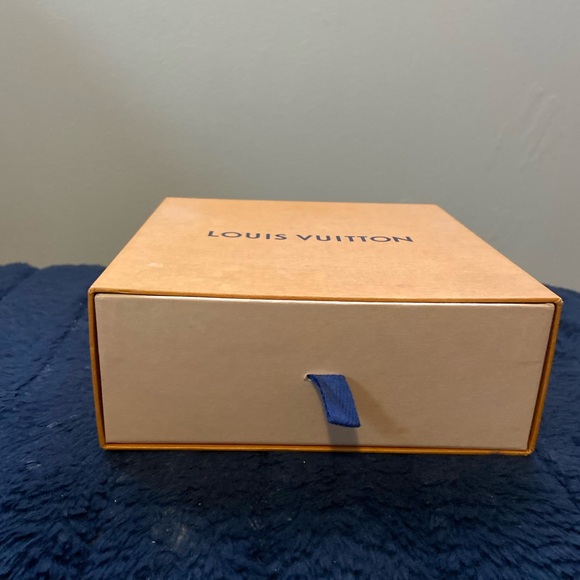 LV Initiales 40mm Matte Black Belt - Picture 2 of 15